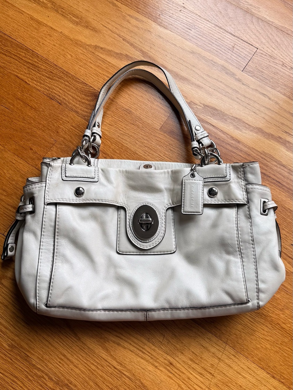 Vintage Coach Peyton Carry All White Shoulder Bag with Silver Turn-Lock